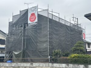 外壁塗装　足場