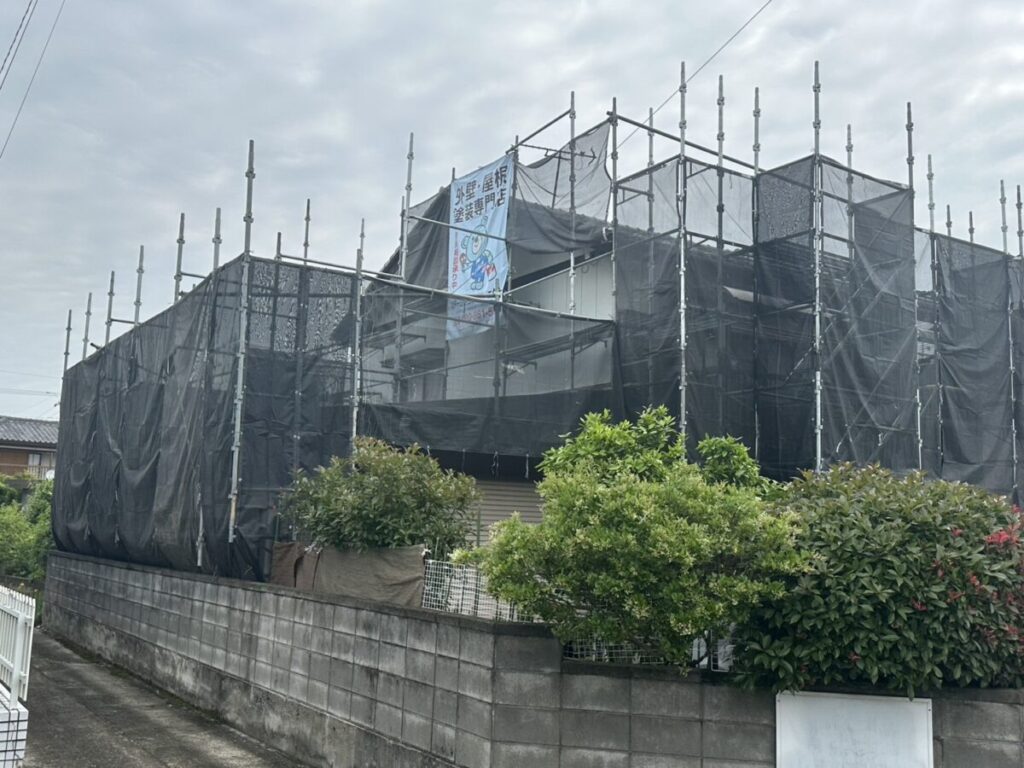 外壁塗装　足場
