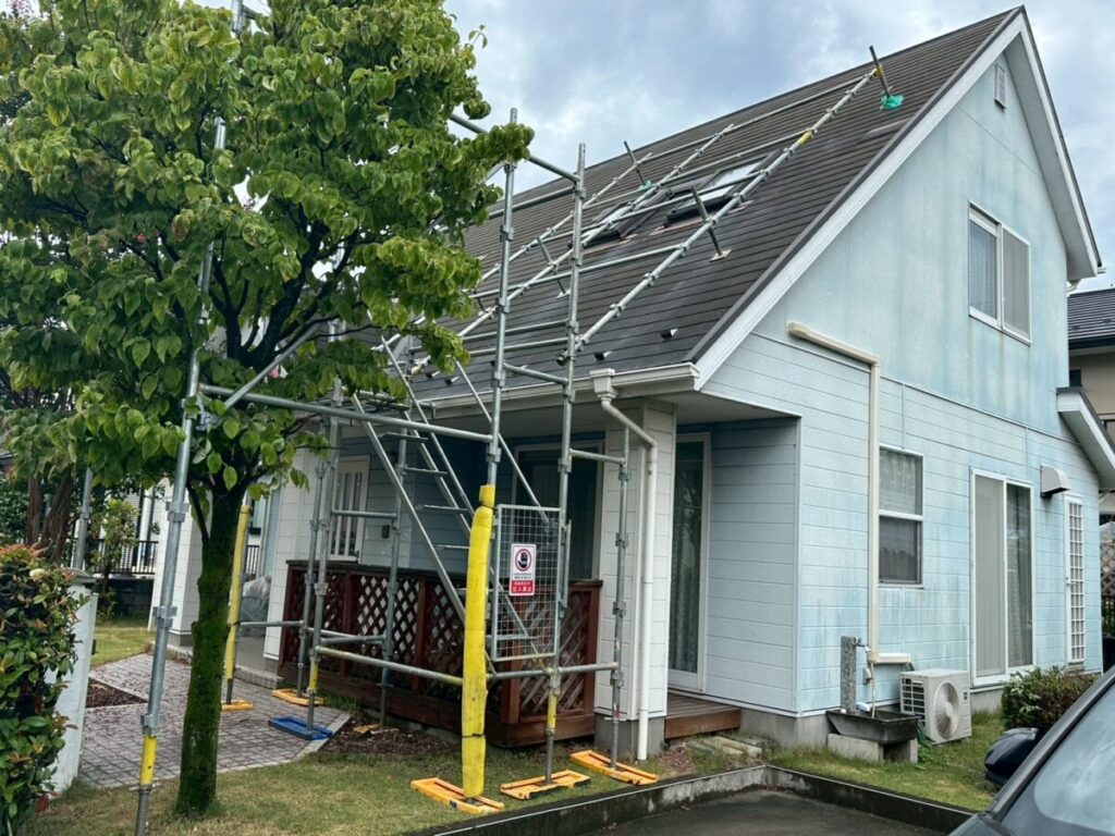 屋根工事　足場