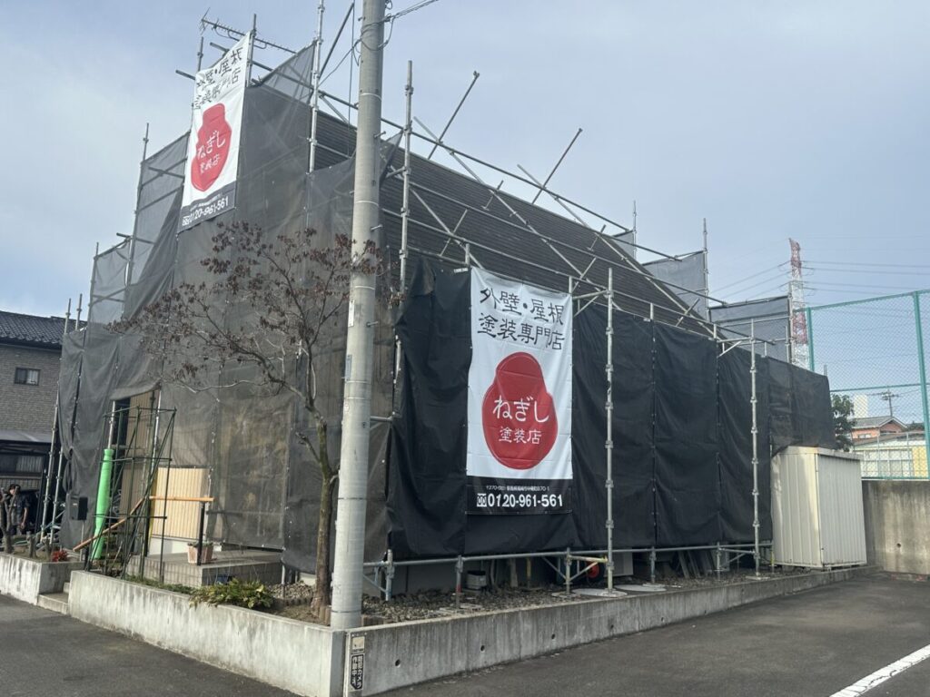 足場　屋根足場