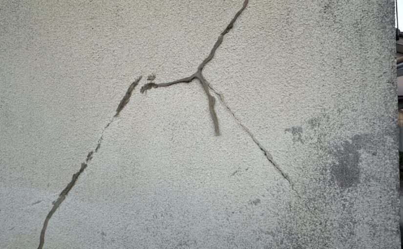 外壁　ひび割れ