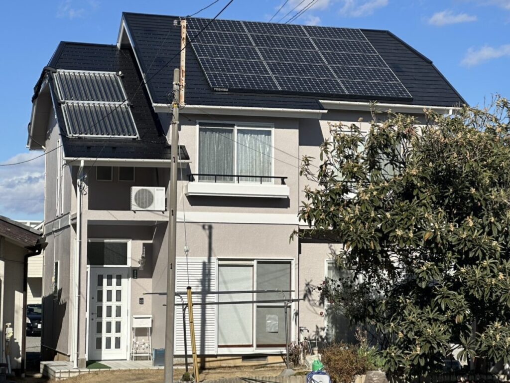 太陽光パネル　屋根塗装
