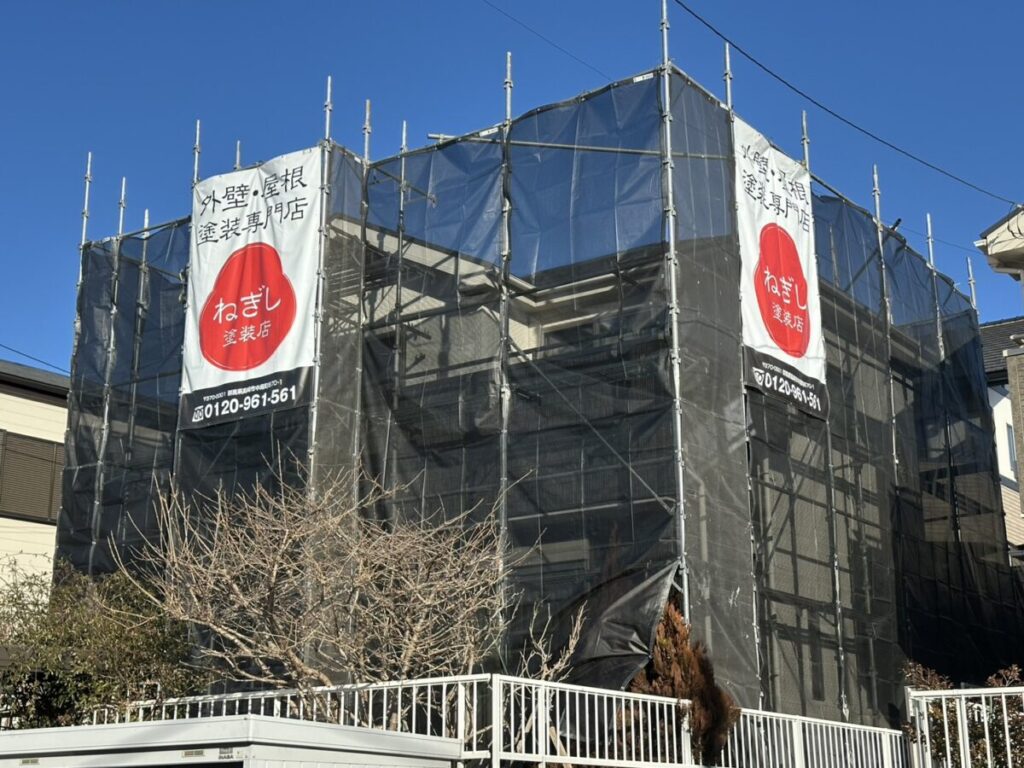 外壁塗装　足場