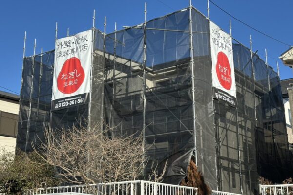 外壁塗装　足場