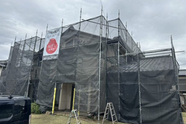 外壁塗装　足場