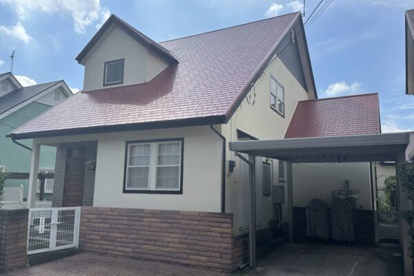 屋根　赤